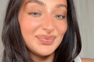 How To Nail The No-Makeup Makeup Look