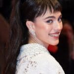 Margarets Qualley’s Baby Bangs Channeled ’50s Film Icons