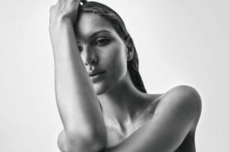 Narciso Rodriguez For Her Eau de Parfum Intense Campaign