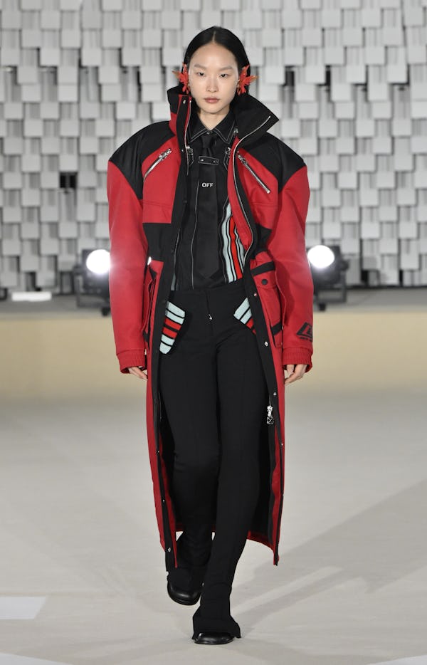 A model walks the runway during the Off White Ready to Wear Fall/Winter 2025-2026 fashion show 