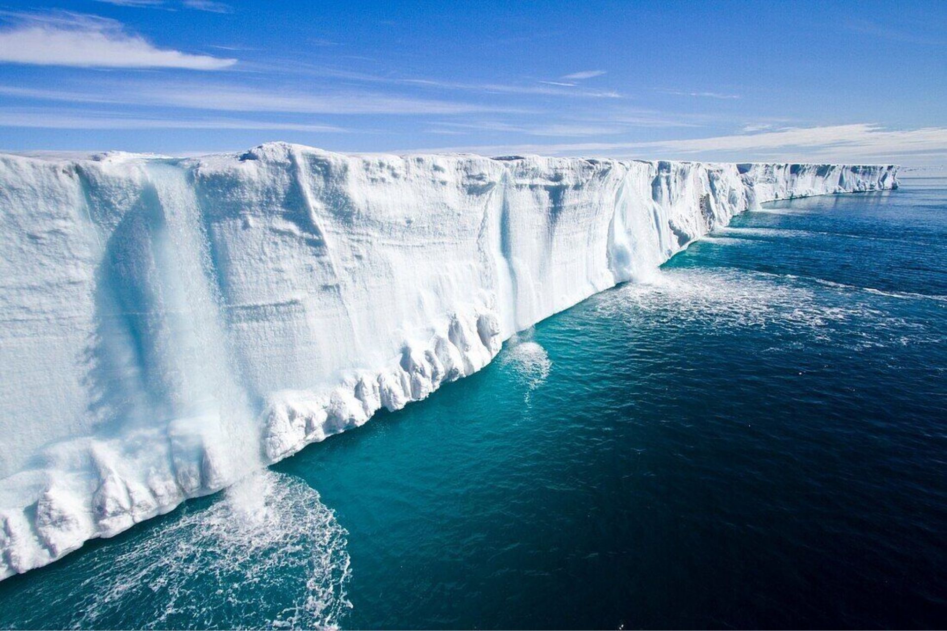 Austfonna Glacier - Covering an area of 7,800 km², it is Europe's third-largest glacier by area and volume, after the Severny Island ice cap of Novaya Zemlya, Russia, and Vatnajökull in Iceland.