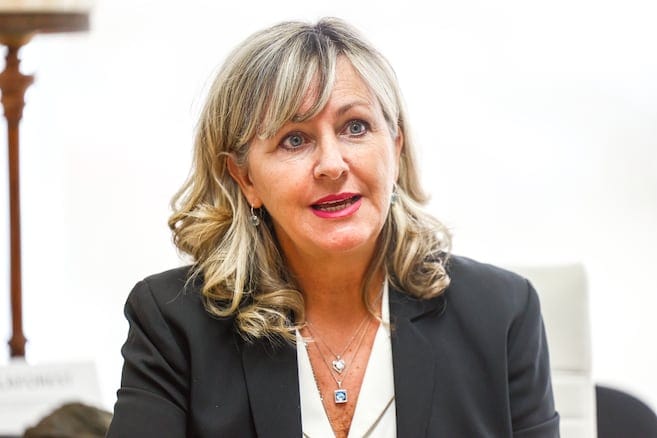 Andrée Laforest, une ministre pro-fusion Andrée Laforest, une ministre pro-fusion