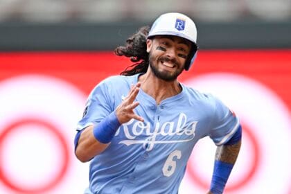 Cincinnati Reds head to Kansas City with season on the brink