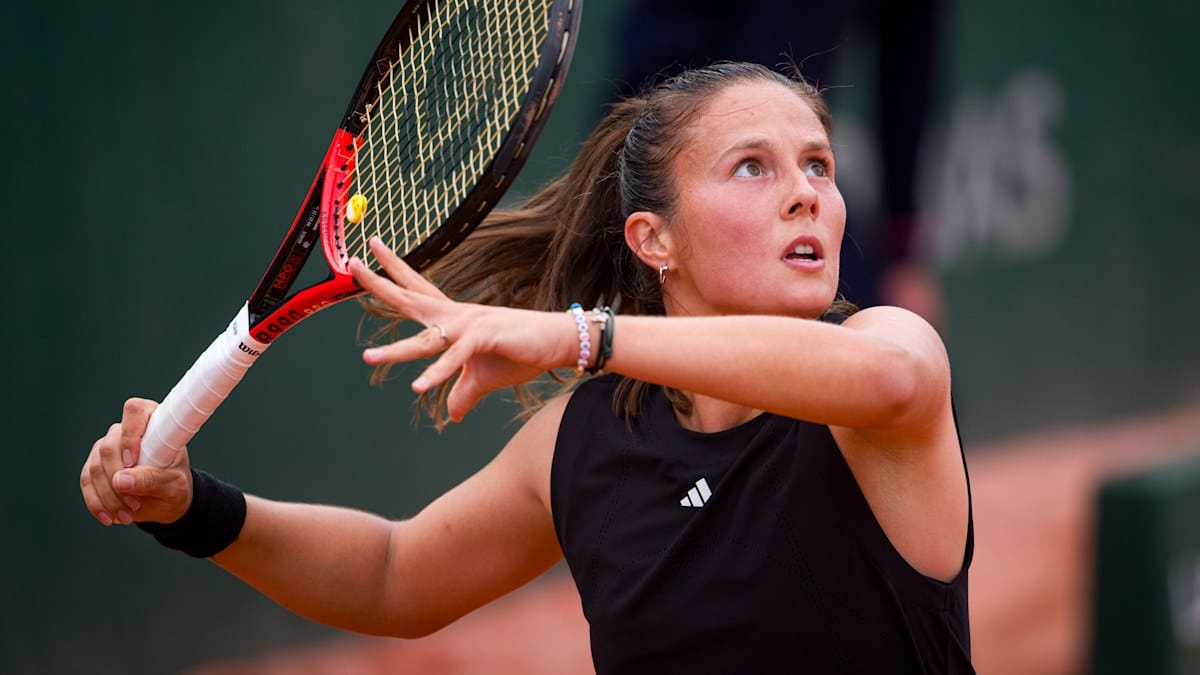 Daria Kasatkina beats Leolia Jeanjean, lauds Aussie support as she advances to third round