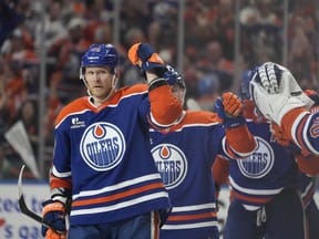 Edmonton Oilers win game, lose Hyman, tighten noose around Stars Edmonton Oilers win game, lose Hyman, tighten noose around Stars