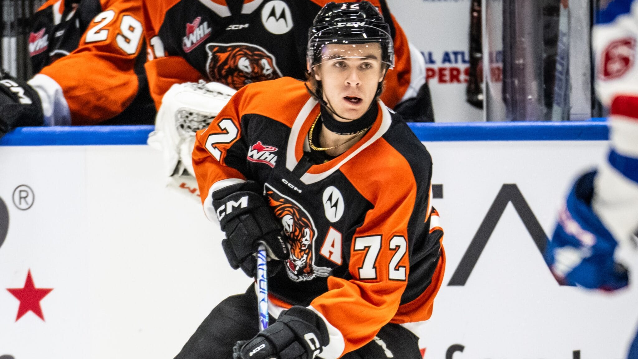 Gavin McKenna, Medicine Hat Tigers battle Easton Cowan,London Knights for spot in Memorial Cup Final