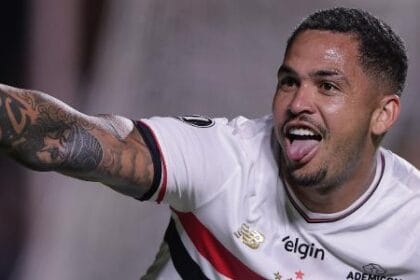 São Paulo vence e pode ter 2ª melhor campanha