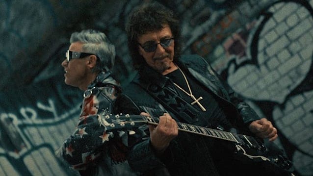 See BLACK SABBATH Legend TONY IOMMI In British Pop Star ROBBIE WILLIAMS’s ‘Rocket’ Music Video