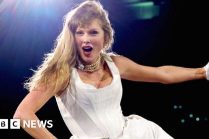 Taylor Swift buys back the rights to her master recordings