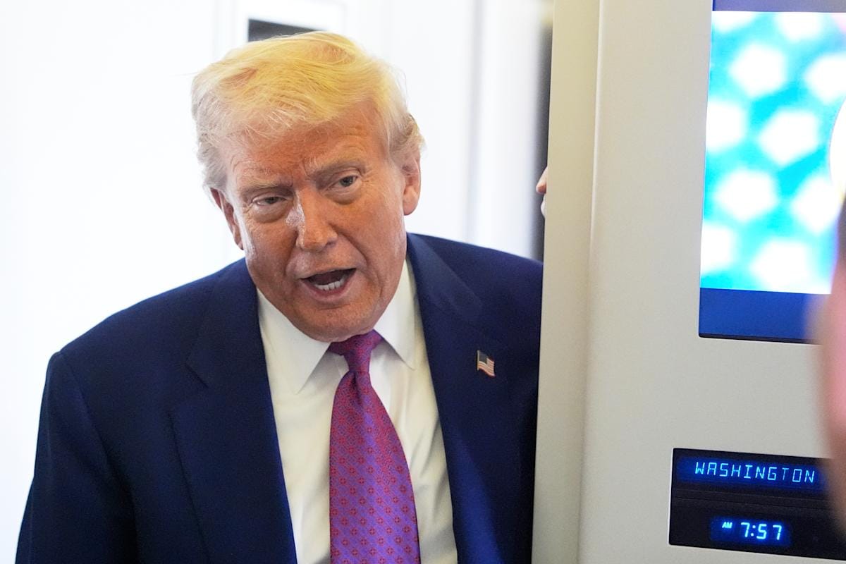 Trump broadens threats on Apple, Samsung, EU as trade war intensifies