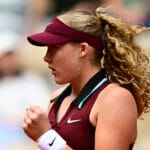 Andreeva saves set point vs. Kasatkina to return to Roland Garros quarters