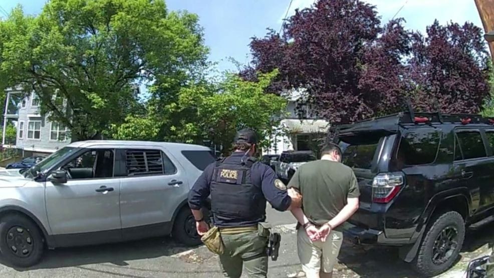 Gresham teacher indicted on child sex crimes after online sting operation