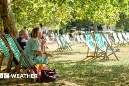 UK weather: Hotter than normal summer more likely says Met Office
