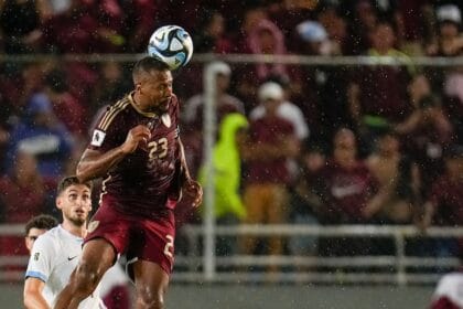 Uruguay se enfrenta a Venezuela en un duelo clave de las Eliminatorias Sudamericanas: Hora, TV y posibles formaciones