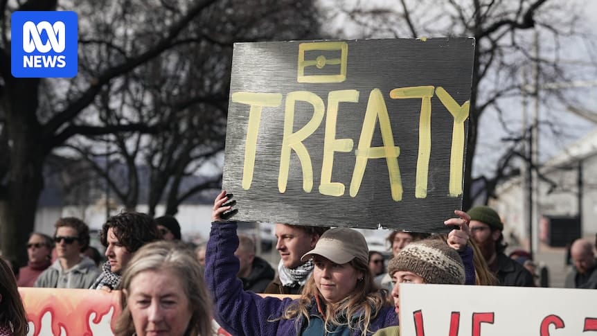 Aboriginal policy vacuum from Liberals, Labor as NAIDOC Week starts