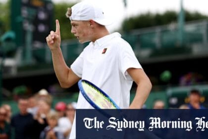 Cruz Hewitt wins Wimbledon debut match in 2025 junior boys’ competition, father Lleyton Hewitt watches from stands