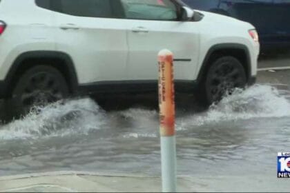Heavy South Florida rain leads to flooding issues, airport delays
