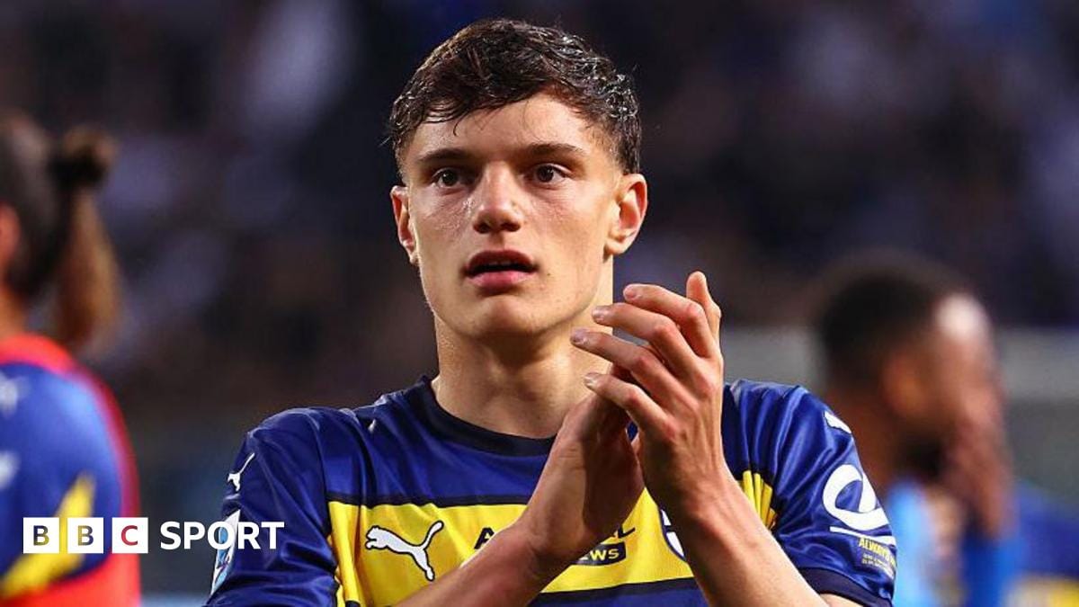 Giovanni Leoni: Liverpool sign 18-year-old defender from Parma for £26m