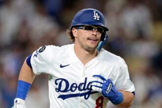 Kiké Hernández returns from injury, adds to Dodgers’ outfield options