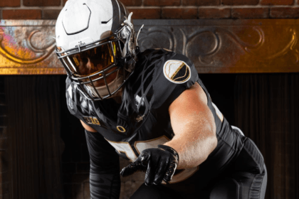 Oregon Ducks reveal Phil Knight-themed uniforms for Oregon State game