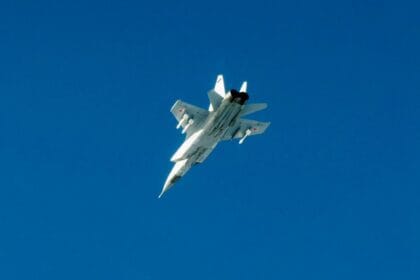 la Russie nie que trois de ses avions de chasse ont violé l’espace aérien estonien