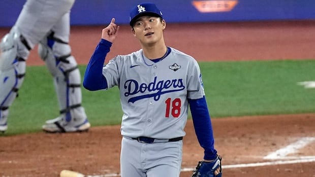 Dodgers defeat Jays 5-1 to even the World Series 1-1