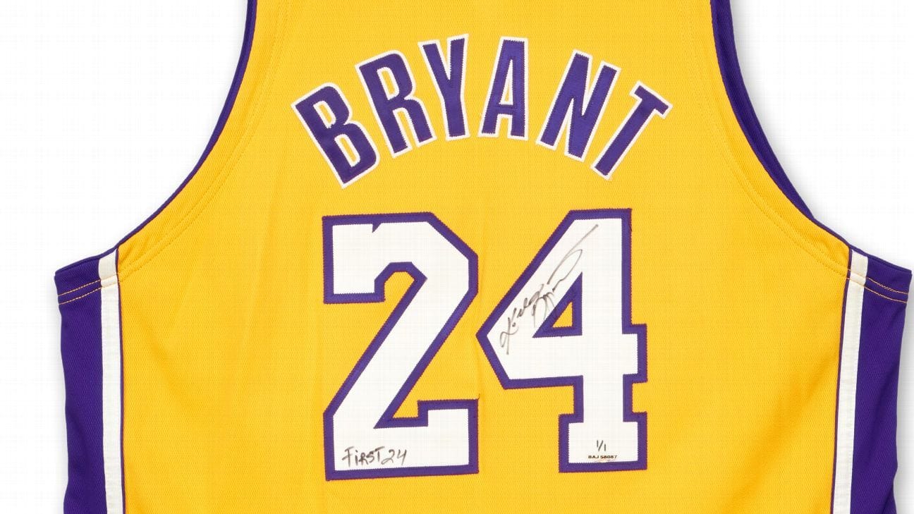 First No. 24 jersey worn by Lakers’ Kobe Bryant sells for 9K First No. 24 jersey worn by Lakers’ Kobe Bryant sells for 9K