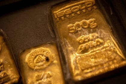 Gold hits record high as U.S. government shutdown dents risk appetite