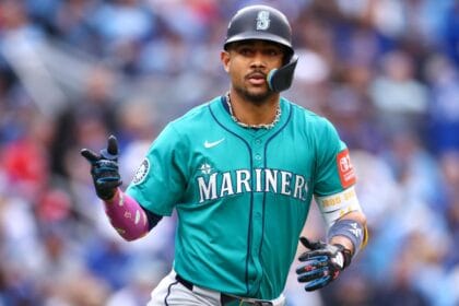 Mariners take commanding 2-0 lead over Blue Jays in ALCS