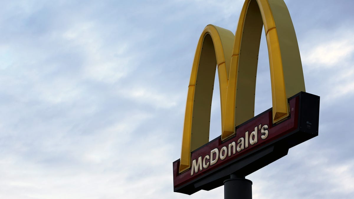 McDonald’s hit by penny shortage, rounds cash transactions to a nickel