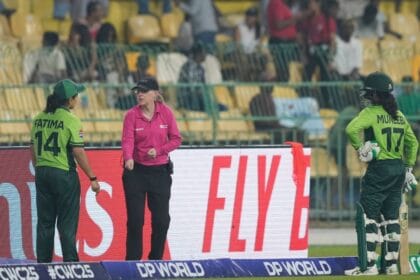 Muneeba Ali dismissed in controversial run-out as Pakistan clash with India in Women’s World Cup 2025