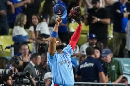 Toronto Blue Jays stun Los Angeles Dodgers 6-1 to take World Series lead