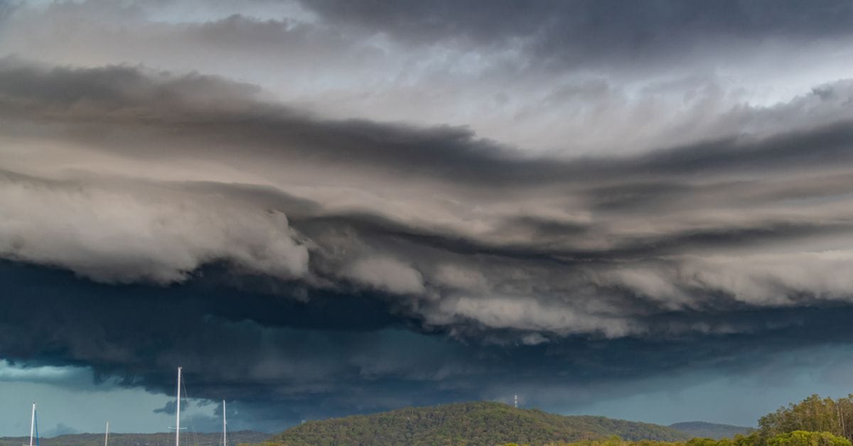 Weekend thunderstorms to potentially hit Queensland and NSW border Weekend thunderstorms to potentially hit Queensland and NSW border