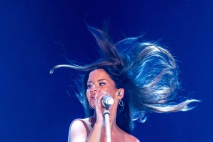 MAREN MORRIS IS “IMPERVIOUS, UNBREAKABLE AND RADIANTLY HUMAN” IN LONDON