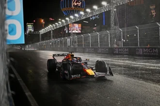 Norris vs Verstappen and Sainz in the podium mix
