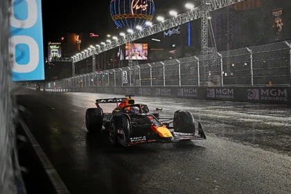 Norris vs Verstappen and Sainz in the podium mix
