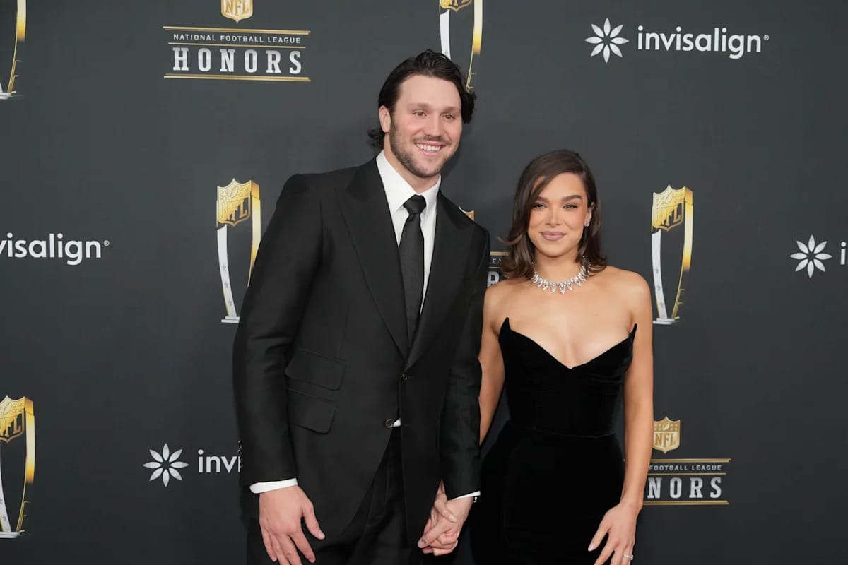 Will Hailee Steinfeld be at Bills-Panthers to root on Josh Allen?