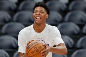 Ace Bailey exits vs. Pistons game with hip strain injury