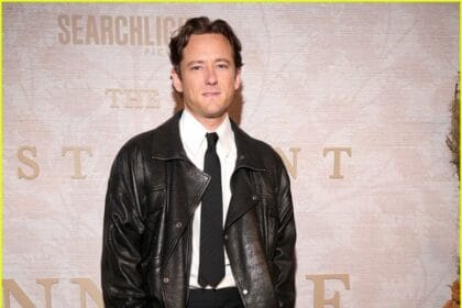 Amanda Seyfried & Lewis Pullman Share Adorable Fist Bump at ‘The Testament of Ann Lee’ Screening in NYC: Photo 5253293 | Amanda Seyfried, Tim Blake Nelson Photos | Just Jared: Celebrity News and Gossip