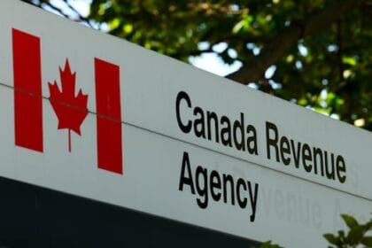 CRA aiming to hire 1,700 call centre staff ahead of busy tax season