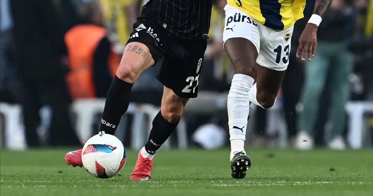 Fenerbahçe-Beşiktaş derbisinde 11’ler belli oldu Fenerbahçe-Beşiktaş derbisinde 11’ler belli oldu