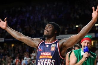 No Christmas cheer for Cairns as 36ers extend NBL lead