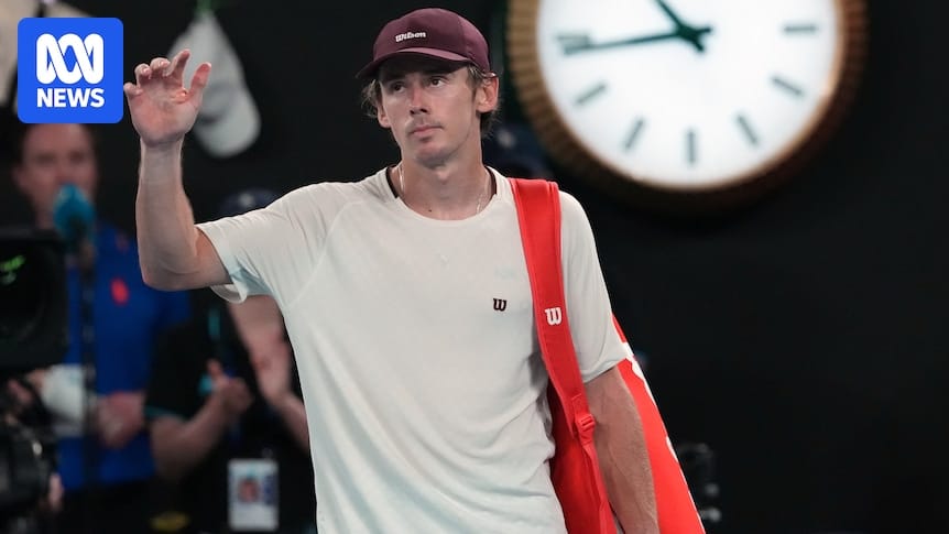 Alex de Minaur receives feedback from Carlos Alcaraz after Australian Open loss