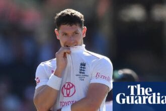 Conscript Potts is England’s paratrooper fighting a lonely Ashes war in Sydney | Ashes 2025-26