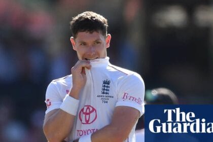 Conscript Potts is England’s paratrooper fighting a lonely Ashes war in Sydney | Ashes 2025-26