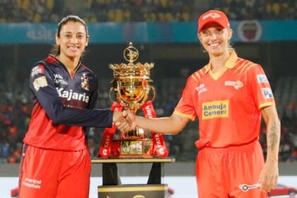 Gujarat Giants opt to bowl against RCB, hand debut to Shivani Singh