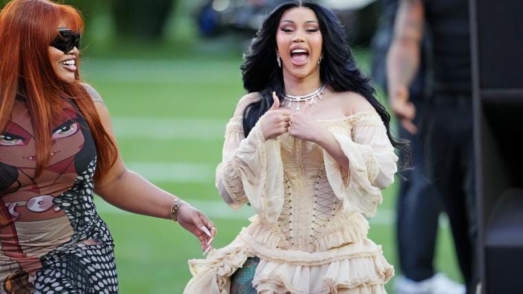 Cardi B and Stefon Diggs have broken up after Patriots loss Cardi B and Stefon Diggs have broken up after Patriots loss