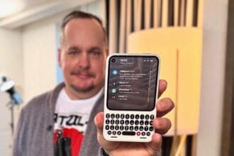 In a World Without BlackBerry, Physical Keyboards on Phones Are Making a Comeback