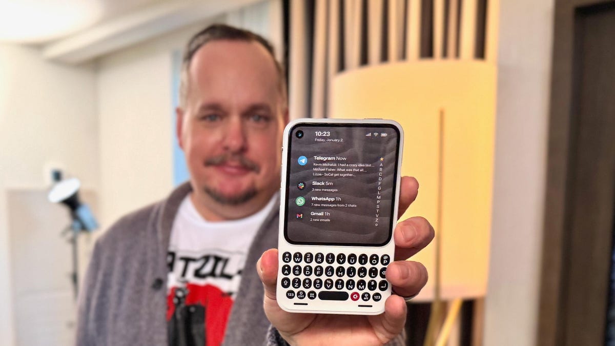 In a World Without BlackBerry, Physical Keyboards on Phones Are Making a Comeback