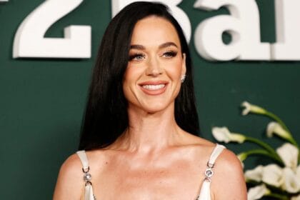 Katy Perry and Justin Trudeau cozy up in new photos